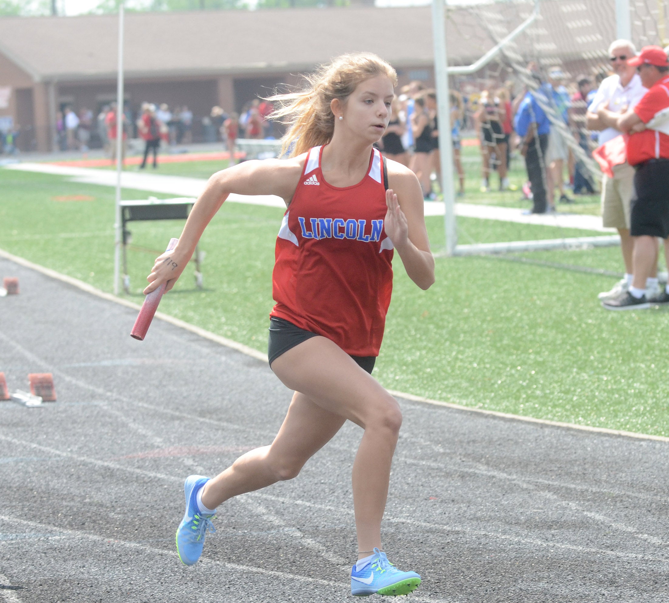 Wings on her heels: Lucy Singleton stuns field to win 800 regional ...