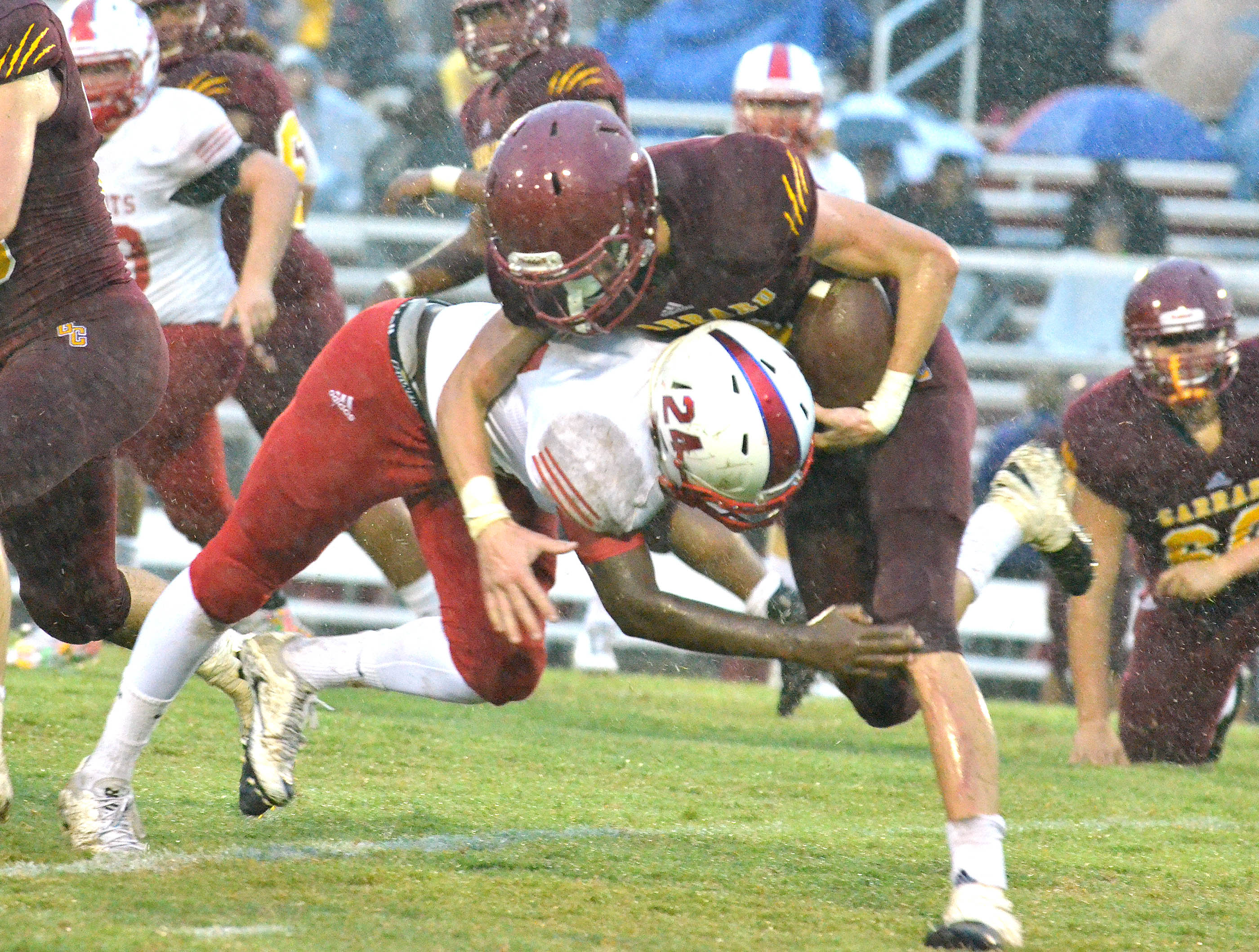 Garrard Co. Lions score 5 straight touchdowns in wet 34-8 win over ...