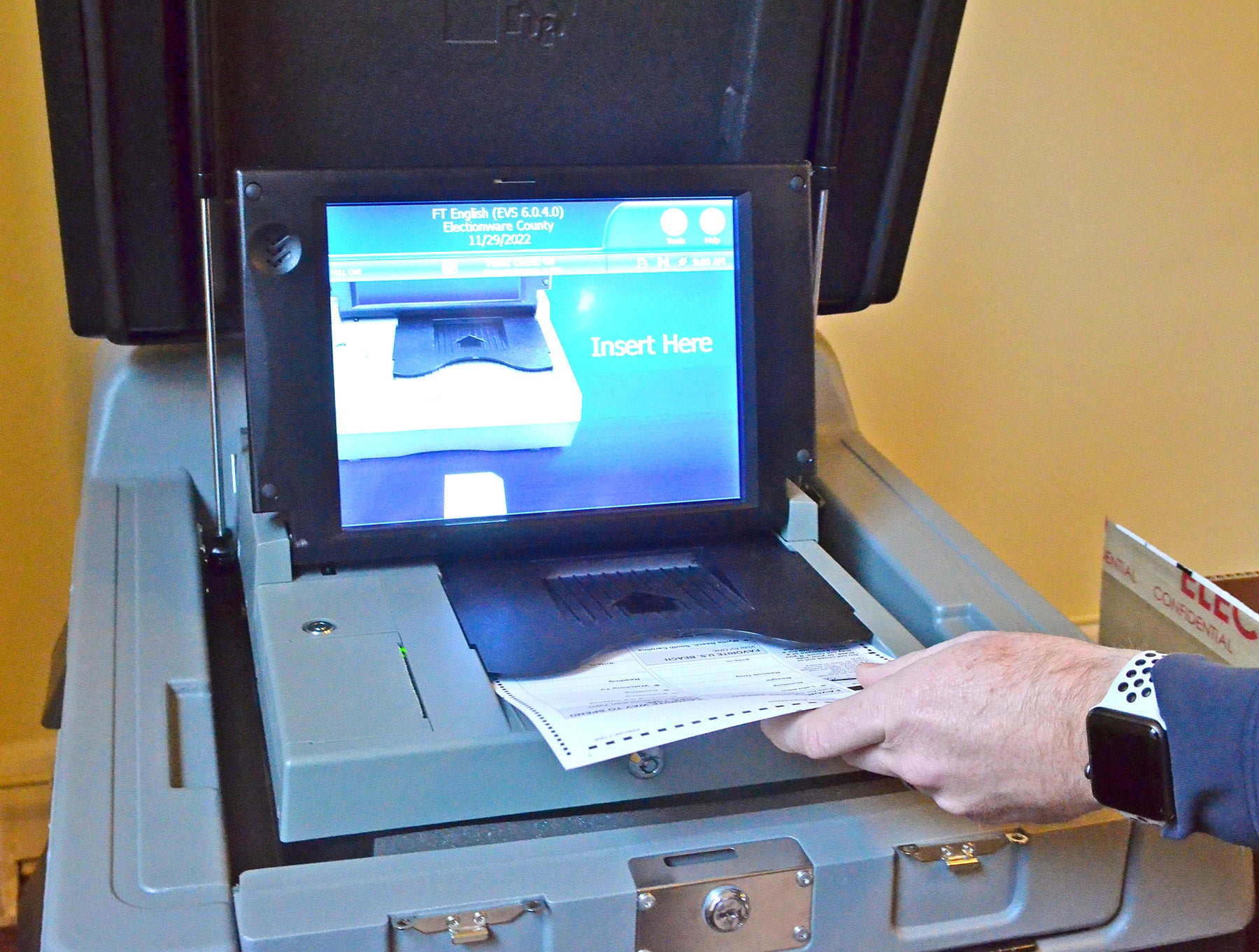 Fiscal court looks to buy voting machines with paper trail - The ...